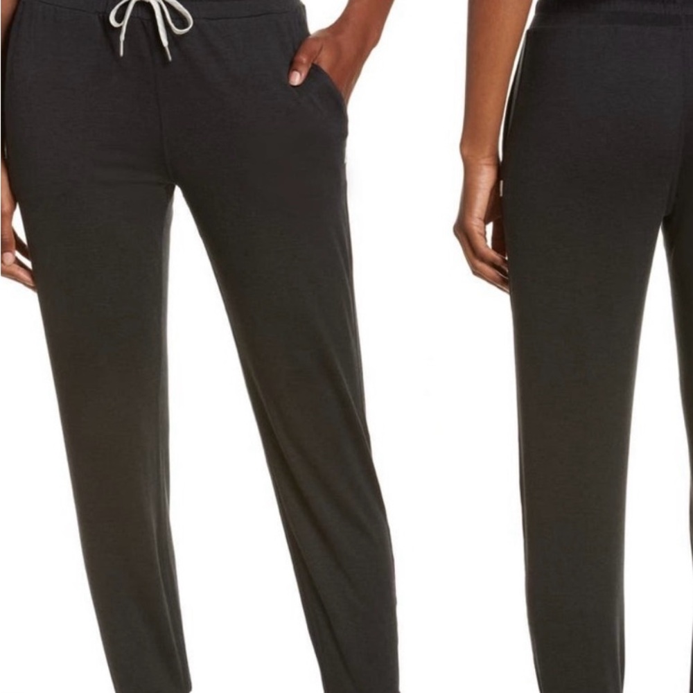 Vuori Women's Performance Joggers, Black Heather M